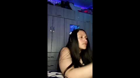 Snapshot of mackenzie_girls chatting on March 4, 2026, 6:30 am Linda Cataleya - funny weed money online show from March 4, 2026, 6:30 am