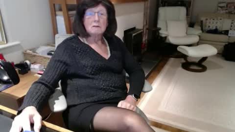 Deanne online show from November 22, 2025, 4:28 pm