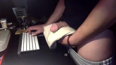 Snapshot of maclowe chatting on November 8, 2025, 9:31 am MacLowe online show from November 8, 2025, 9:31 am