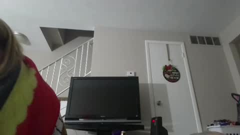 mad_hornet1983 online show from January 20, 2025, 5:15 am