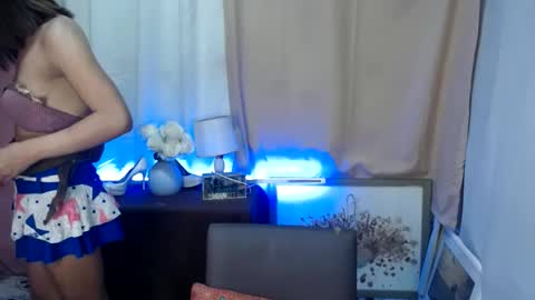 madalina1992 online show from January 13, 2025, 8:05 am