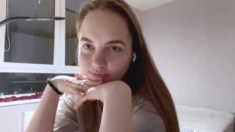 Snapshot of madalinereitsma chatting on December 16, 2025, 3:17 pm Alice online show from December 16, 2025, 3:17 pm