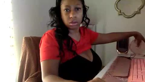 Snapshot of madam_glam chatting on April 24, 2026, 4:20 pm madam_glam online show from April 24, 2026, 4:20 pm