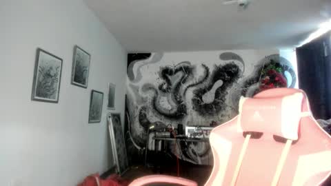 di online show from December 1, 2025, 2:55 pm