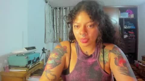 Snapshot of madam_sativa chatting on May 7, 2026, 1:00 am di online show from May 7, 2026, 1:00 am