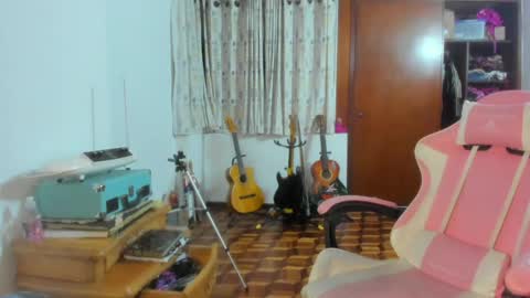 Snapshot of madam_sativa chatting on May 16, 2026, 2:41 am di online show from May 16, 2026, 2:41 am
