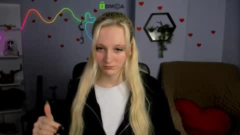 Snapshot of madam_ulis chatting on April 30, 2026, 8:20 am Ulis online show from April 30, 2026, 8:20 am