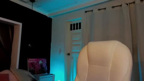 Snapshot of madame_lilith chatting on February 27, 2025, 11:10 am madame lilith online show from February 27, 2025, 11:10 am