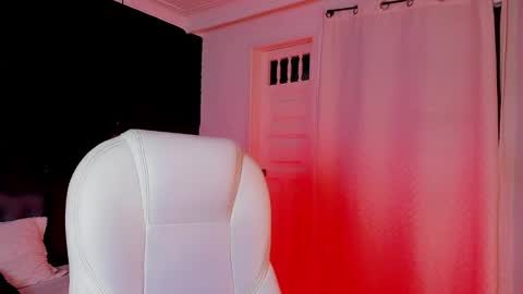 Snapshot of madame_lilith chatting on September 28, 2025, 11:15 am madame lilith online show from September 28, 2025, 11:15 am