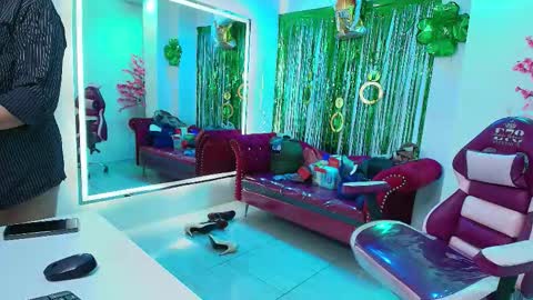 Madame Scarllet  online show from March 19, 2026, 11:36 am