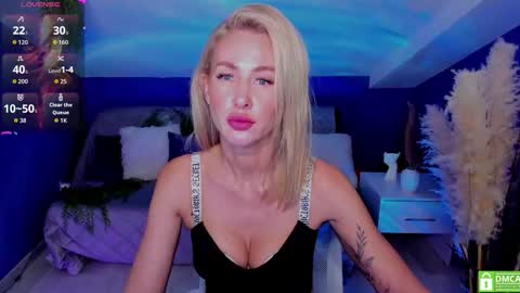 Snapshot of madammilly chatting on November 10, 2025, 6:45 am Evelyn online show from November 10, 2025, 6:45 am