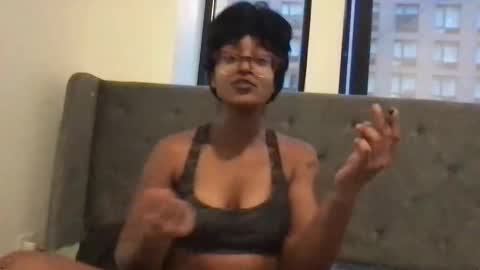 madamp1 online show from April 19, 2026, 11:18 pm