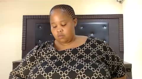 madamzee online show from February 19, 2025, 6:11 am