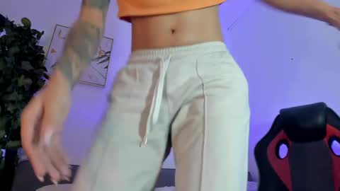 Snapshot of maddie_ray_ chatting on May 25, 2026, 11:16 am Maddie Ray online show from May 25, 2026, 11:16 am