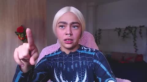 maddiie and clyde online show from November 12, 2025, 2:06 pm