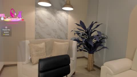 Maddison online show from November 22, 2025, 7:57 pm