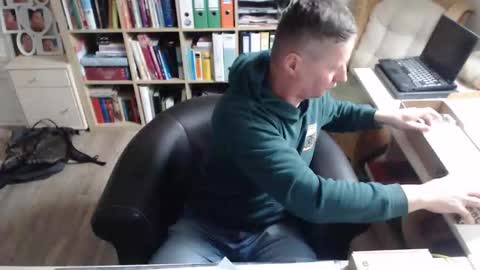 Mad4You online show from December 4, 2025, 10:24 am