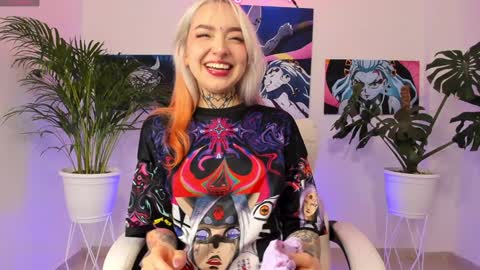maddy_uwu online show from December 10, 2024, 2:16 am