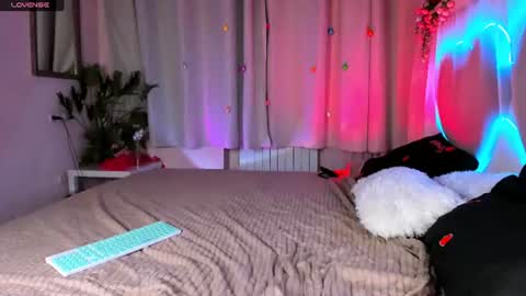 Snapshot of maddyfever chatting on June 15, 2026, 1:35 pm maddyfever online show from June 15, 2026, 1:35 pm