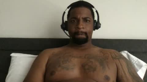 Snapshot of madehersquirt2 chatting on December 16, 2025, 6:35 pm madehersquirt2 online show from December 16, 2025, 6:35 pm