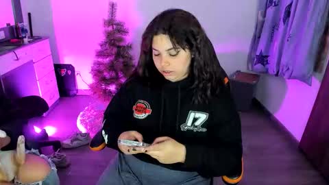 madelaine_taylor online show from February 18, 2026, 1:23 am