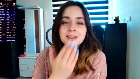 Snapshot of madelamee chatting on May 23, 2026, 3:49 pm madelamee online show from May 23, 2026, 3:49 pm