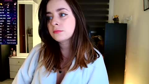 Snapshot of madelamee chatting on June 1, 2026, 12:12 am madelamee online show from June 1, 2026, 12:12 am