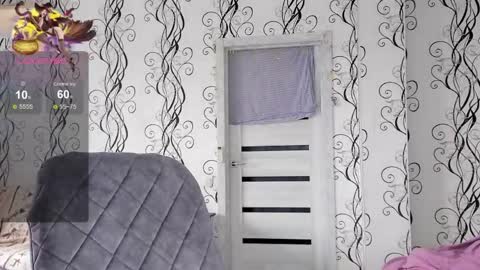 Madelina online show from April 19, 2026, 4:23 am