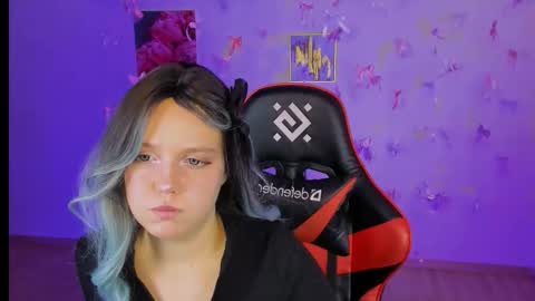 Madeline online show from December 4, 2025, 8:39 pm