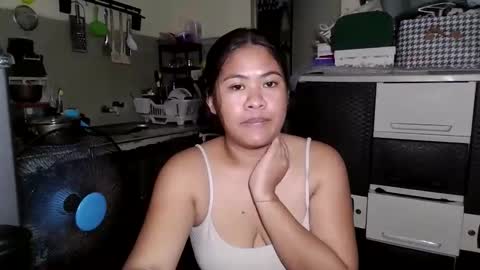 madelline2001 online show from April 12, 2026, 6:24 pm