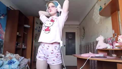 Snapshot of madgezari chatting on February 11, 2026, 6:07 am Alice Kaneki online show from February 11, 2026, 6:07 am