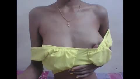 madhubala09 online show from December 8, 2024, 4:07 pm