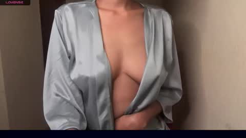 madhubala09 online show from November 10, 2025, 10:31 pm