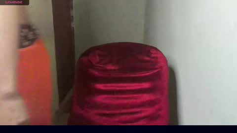 madhubala09 online show from December 3, 2025, 8:29 pm