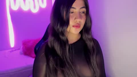 Madisson Smith  online show from November 20, 2025, 6:02 am