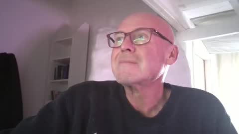 Snapshot of madio1187940 chatting on November 24, 2025, 12:16 pm madio1187940 online show from November 24, 2025, 12:16 pm