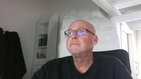 Snapshot of madio1187940 chatting on November 28, 2025, 12:08 pm madio1187940 online show from November 28, 2025, 12:08 pm