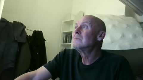 madio1187940 online show from December 16, 2025, 7:41 pm