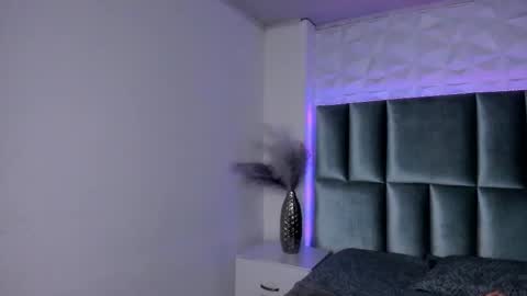 Snapshot of madison_darkk chatting on November 25, 2025, 3:50 am MADISON online show from November 25, 2025, 3:50 am