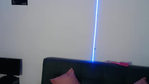 Snapshot of madison_oli chatting on December 17, 2025, 2:01 pm madison_oli online show from December 17, 2025, 2:01 pm