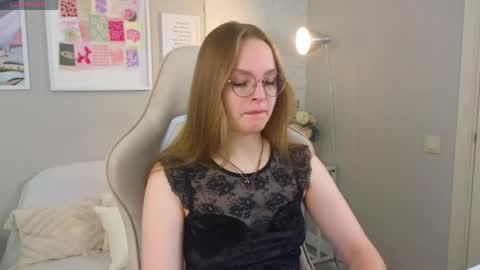 Snapshot of madisonsmitt chatting on April 20, 2026, 4:59 am Maddy online show from April 20, 2026, 4:59 am