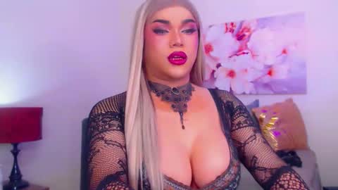 Snapshot of madisonwill_ chatting on October 26, 2025, 12:33 pm MADISONWILL online show from October 26, 2025, 12:33 pm