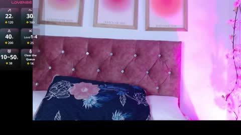 Snapshot of madissonkay chatting on November 21, 2025, 7:12 pm online show from November 21, 2025, 7:12 pm