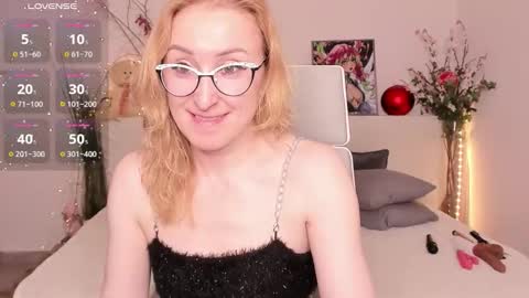 Snapshot of madissonkiss chatting on October 31, 2025, 2:34 am Madisson online show from October 31, 2025, 2:34 am