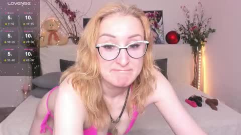 Snapshot of madissonkiss chatting on November 15, 2025, 1:03 am Madisson online show from November 15, 2025, 1:03 am
