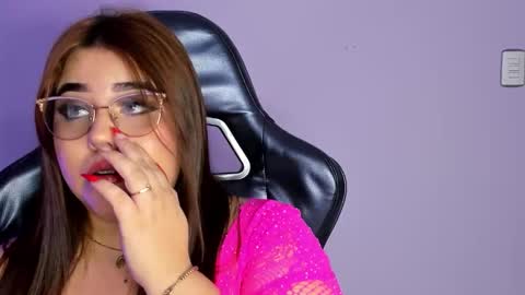 Snapshot of madissonlee__ chatting on December 16, 2025, 7:19 pm madissonlee__ online show from December 16, 2025, 7:19 pm