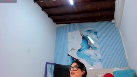 Snapshot of madokaa22 chatting on February 21, 2025, 6:48 pm Madoka online show from February 21, 2025, 6:48 pm