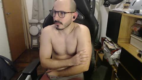 Snapshot of madziula chatting on May 20, 2026, 5:02 am Peter online show from May 20, 2026, 5:02 am