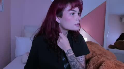 Snapshot of mae_lyra chatting on November 11, 2025, 9:37 pm Mae Lyra online show from November 11, 2025, 9:37 pm