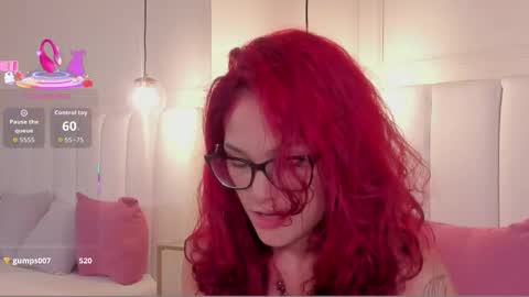 Snapshot of mae_lyra chatting on December 15, 2025, 8:07 am Mae Lyra online show from December 15, 2025, 8:07 am